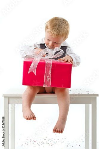 Photo: kleiner Junge hat Geburtstag kleiner Junge hat Geburtstag