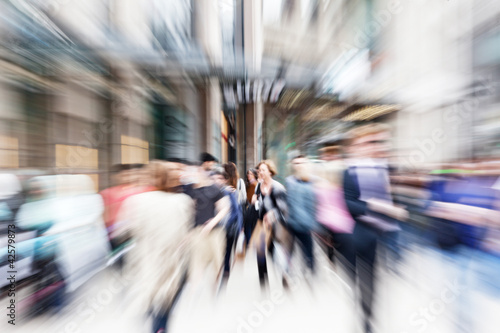 Photo: Menschen in der Großstadt Menschen in der Großstadt