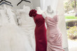 Foto: Wedding dress on display in bridal store Wedding dress on display in bridal store