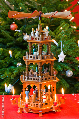 Foto: german christmas pyramid german christmas pyramid