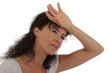 femme ayant la migraine