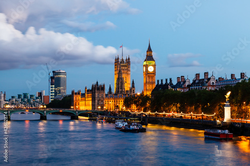 Photo: Big Ben and Westminster Bridge in the Evening, London, United Ki Big Ben and Westminster Bridge in the Evening, London, United Ki