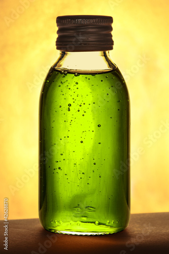 Photo: Pflegeöl, wellness, oil, green Pflegeöl, wellness, oil, green
