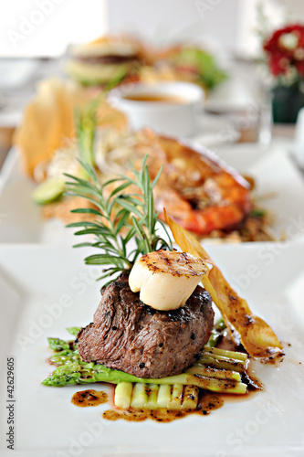 Photo: Grilled beef with scallop Grilled beef with scallop