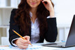 Foto: Young busines woman with notebook Young busines woman with notebook