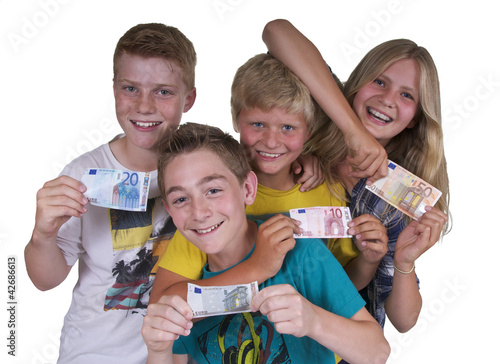 Photo: Kids mit Geldscheinen Kids mit Geldscheinen