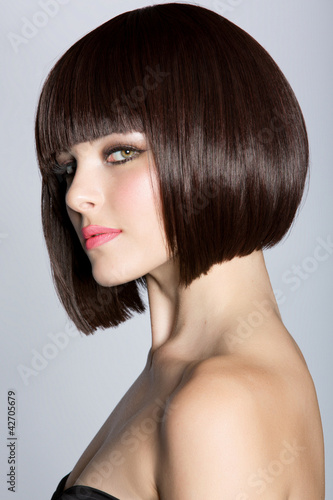 Photo: woman with short brown hair woman with short brown hair