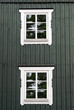 Fenster eines schwedischen Holzhauses