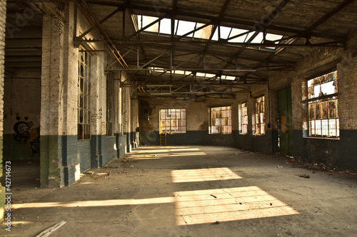 Foto: Alte Fabrikhalle von innen Alte Fabrikhalle von innen