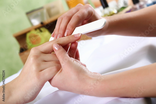 Foto: Female hands and manicure related objects Female hands and manicure related objects