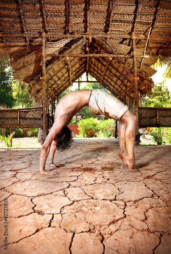 Photo: Grunge Yoga Chakrasana Grunge Yoga Chakrasana