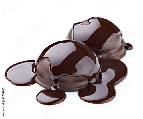 Foto: chocolate syrup and cake sweet dessert food chocolate syrup and cake sweet dessert food
