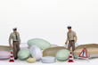 Polizisten mit Tabletten