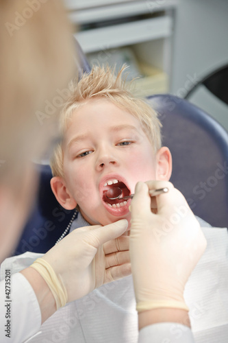 Photo: Kind beim Zahnarzt Kind beim Zahnarzt