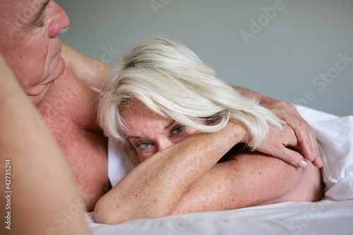 Foto: Older couple in bed Older couple in bed