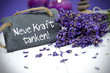 Lavendel mit Schiefertafe, Neue Kraft tanken und Kerze