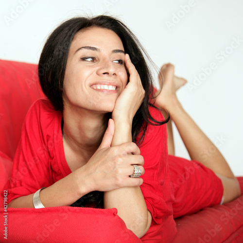Photo: Frau auf der Couch Frau auf der Couch