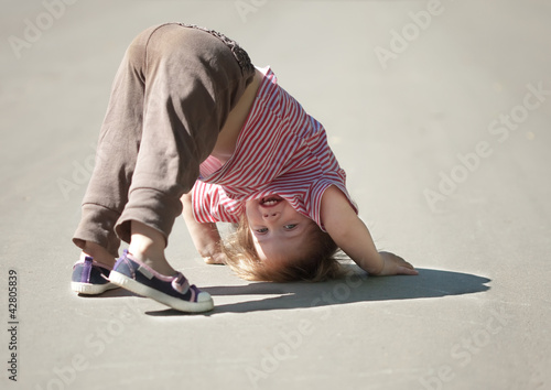 Photo: Two-year chid looks around Two-year chid looks around
