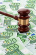 Eurogeld und Richterhammer