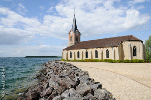 Photo: Eglise de Champaubert au bord du lac du Der Eglise de Champaubert au bord du lac du Der