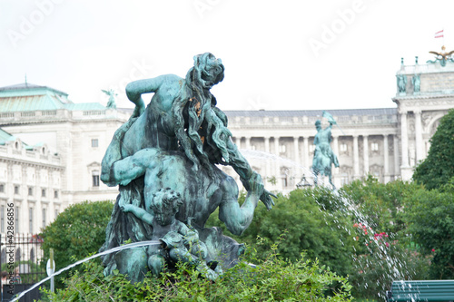Photo: Triton u. Nymphenbrunnen, Wien, Volksgarten Triton u. Nymphenbrunnen, Wien, Volksgarten