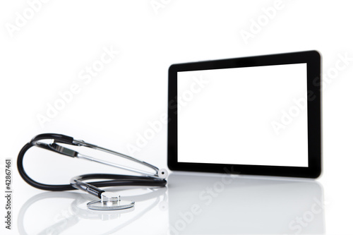 Foto: tablet mit stethoskop tablet mit stethoskop
