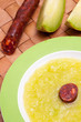 Wurst ausch Paprika und Schwein und Melonensuppe