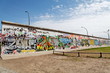 Mur de Berlin recouvert de graffitis. Berliner Mauer.