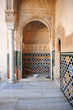 Alhambra de Granada, azulejos y yeserías
