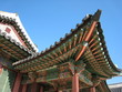 青空と極彩屋根