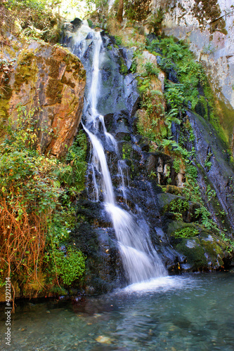 Foto: Waterfall in Acor mountain, Arganil, Portugal Waterfall in Acor mountain, Arganil, Portugal