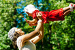 Foto: mother and daughter mother and daughter