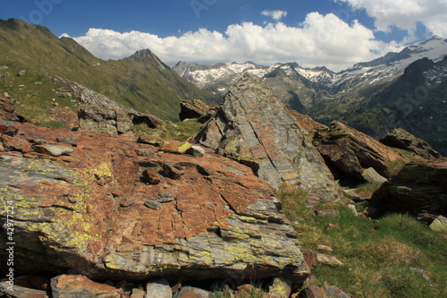 Photo: rocky terrain above Benasque Valley in Posets-Maladeta rocky terrain above Benasque Valley in Posets-Maladeta