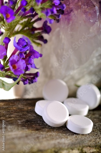 Foto: Schüsslersalze mit Lavendel und Kristall Schüsslersalze mit Lavendel und Kristall