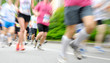 Photo : Viele Läufer beim Wettlauf, mit Zoom-Unschärfe Viele Läufer beim Wettlauf, mit Zoom-Unschärfe