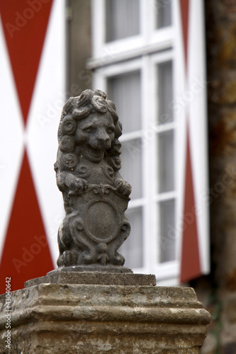 Foto: Löwenstatue am Kunsthaus Rosteck in Lemgo Löwenstatue am Kunsthaus Rosteck in Lemgo