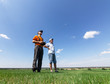 Foto: Two Man controls RC gliders Two Man controls RC gliders