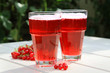 Johannisbeersirup gespritzt