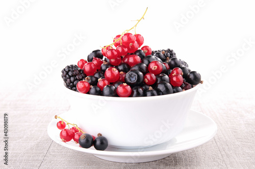 Photo: bowl of berries fruits bowl of berries fruits