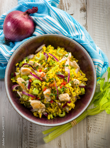 Foto: rice salad with chicken celery onions and chili pepper rice salad with chicken celery onions and chili pepper