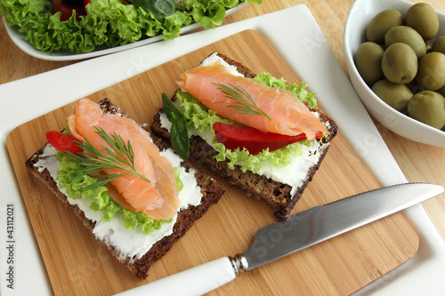 Photo: Fresh salmon sandwiches Fresh salmon sandwiches