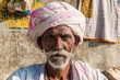 Foto: Ein alter sitzender indischer Mann mit Turban, Rajasthan, Indien Ein alter sitzender indischer Mann mit Turban, Rajasthan, Indien