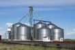 Foto: Metal grain storage silo facility Metal grain storage silo facility