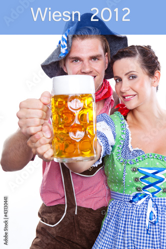 Foto: dirndl paar mann frau dirndl paar mann frau