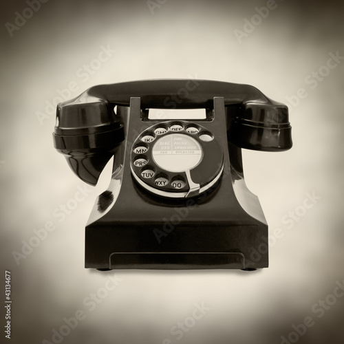 Foto: antique phone antique phone