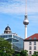 Gegensätze der Architektur / Alt und Neu / Fernsehturm Berlin