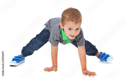 Foto: Glücklicher kleiner Junge Glücklicher kleiner Junge