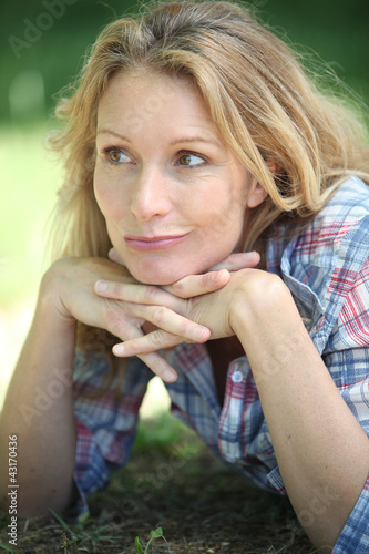 Foto: Woman relaxing Woman relaxing