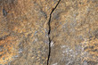 Foto: cracked stone surface cracked stone surface