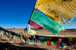 Foto: Tibet prayer flags with sacred mountain in the background Tibet prayer flags with sacred mountain in the background